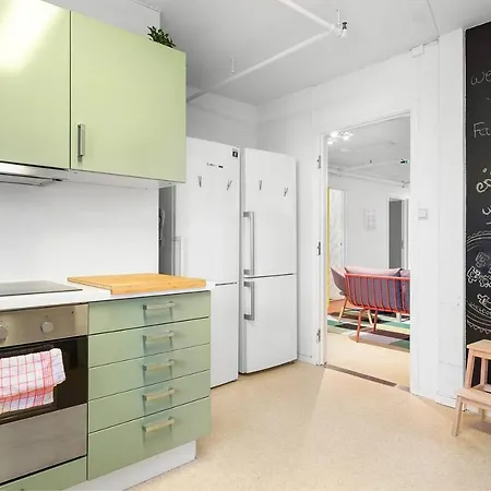 Private Bright Double Next To Fish Market Apartment