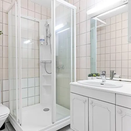 Private Bright Double Next To Fish Market شقة